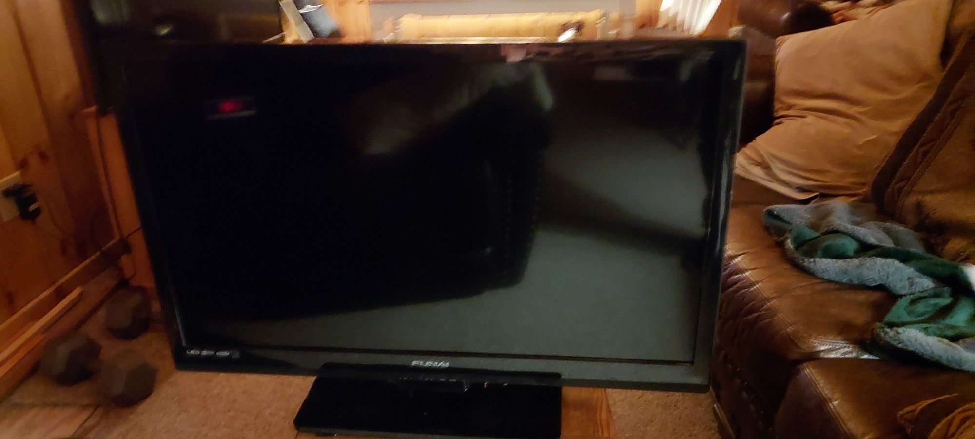 32" TV