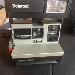 Instant camera