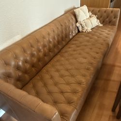 Crate & Barrel Rollins 90” tufted leather couch