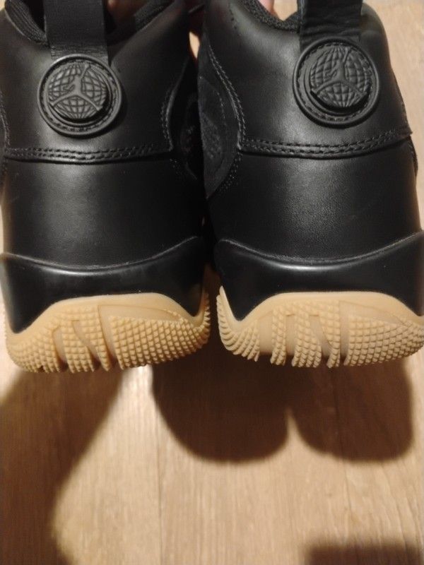 Retro Jordan Boots Black Gum Size 9.5