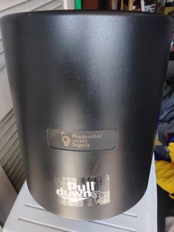 Papertowel dispenser
