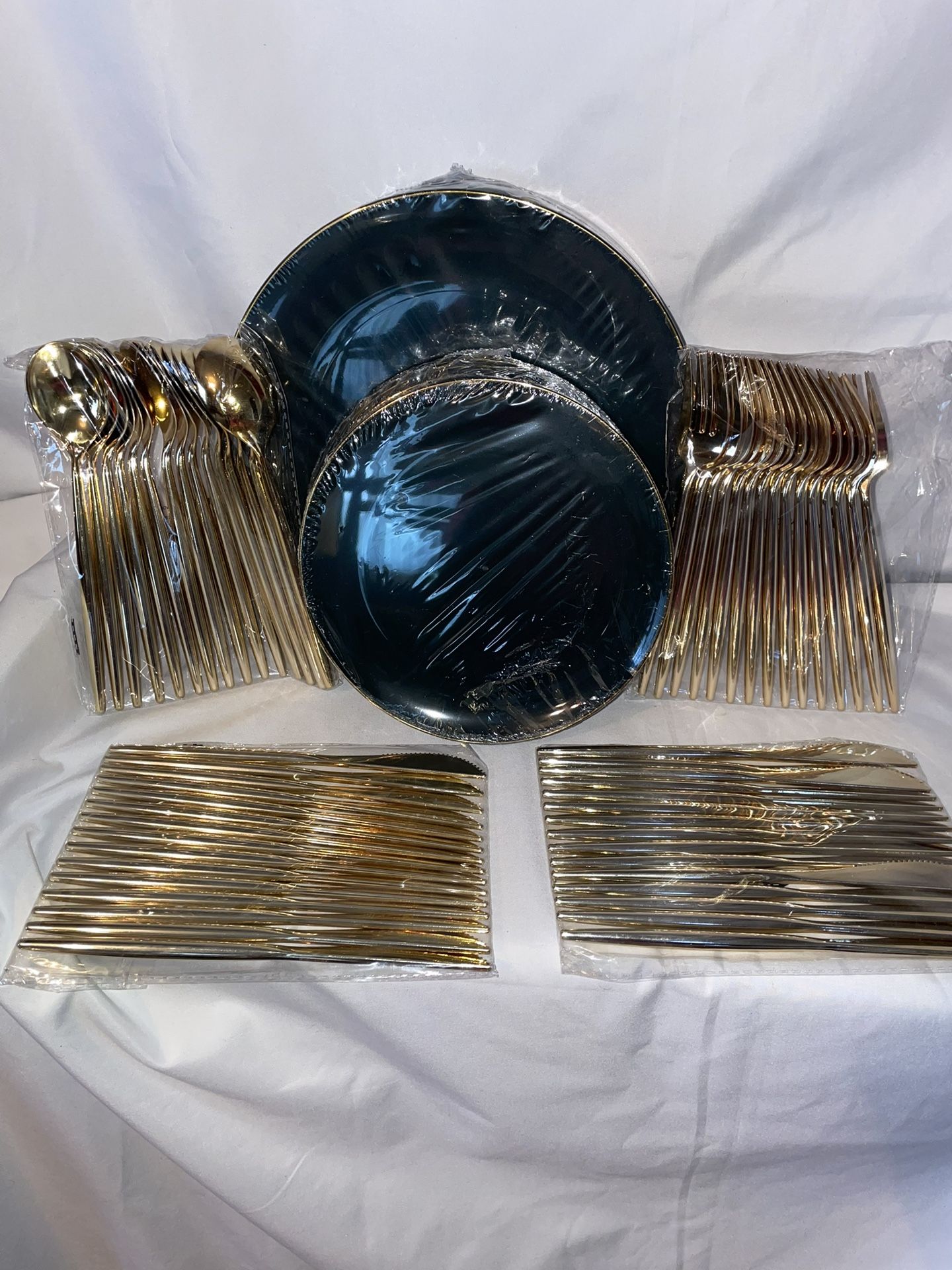  120PC Green & Gold Disposable Party Plate Set – Brand New