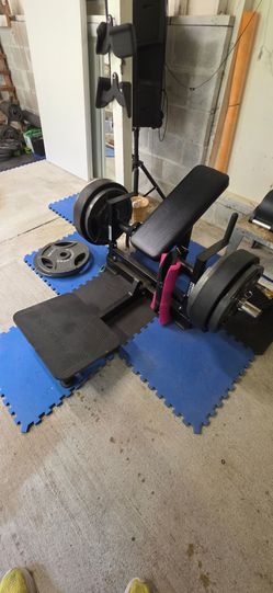 Hip Thrust machine