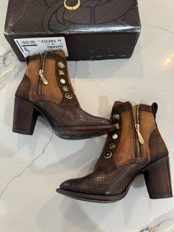 Cuadra women’s boots size 9