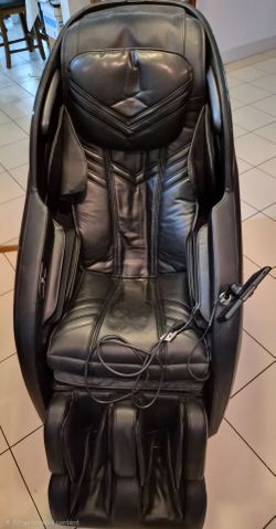 Brookstone Massage chair
