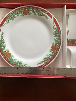 Tienshan Traditions Christmas Two Piece Cake Plate