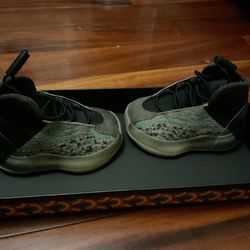 Adidas Yeezys wore 2 times kids size 4K