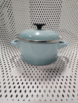 Le Creuset Blue Enamel 20cm Pot with Lid - Clean Inside