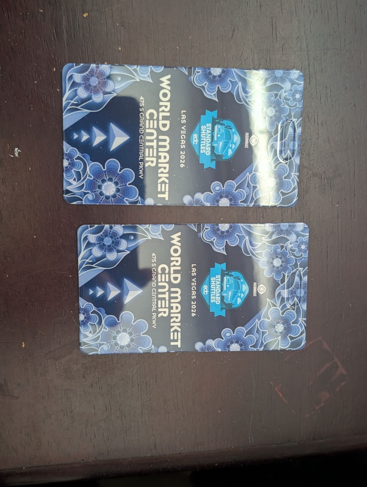 2 EDC shuttle passes - world market