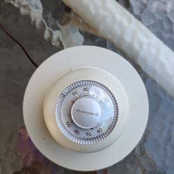 Honeywell Thermostat & Lockbox
