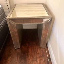 2 Mirror Nightstands