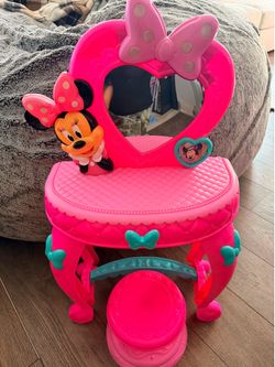 Kids vanity