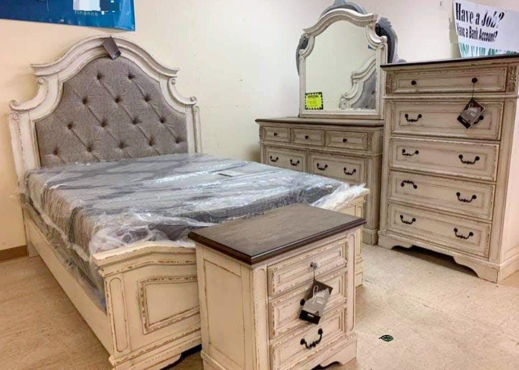 Realyn Chipped White Bedroom Set. Bed, Dresser, Mirror, Nightstand, Chest