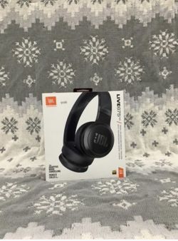 JBL LIVE 675NC On-Ear Headphones