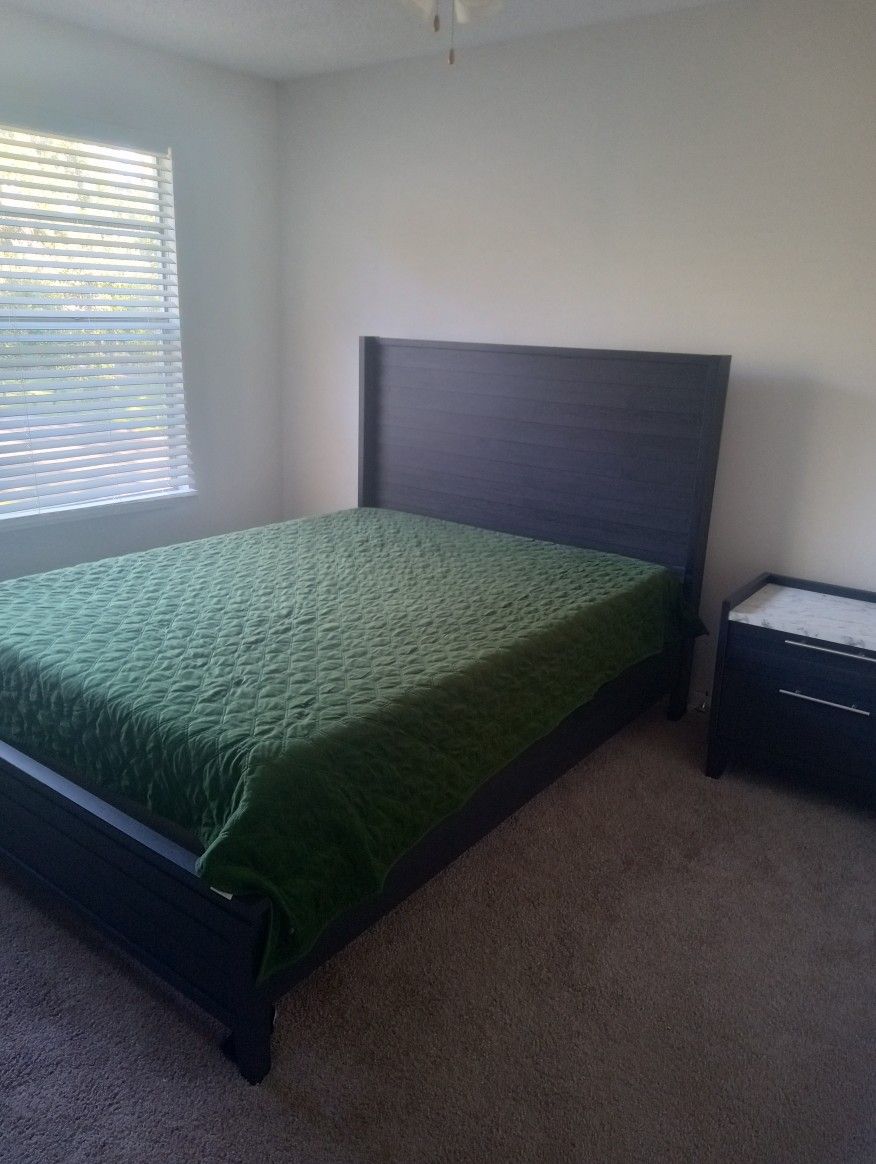 Newer Queen Bedroom Set