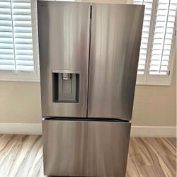 LG Stainless Steel 30.7 cu ft fridge