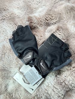Nike  Men's Essential Fitness Gloves (L)