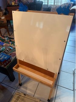 Lakeshore Hardwood Easel for Kids