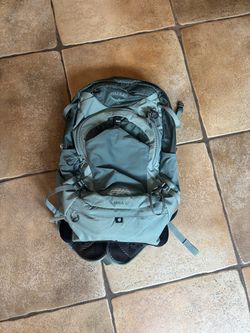 Osprey Mira 32 Hiking / Backpacking Pack (Women's)