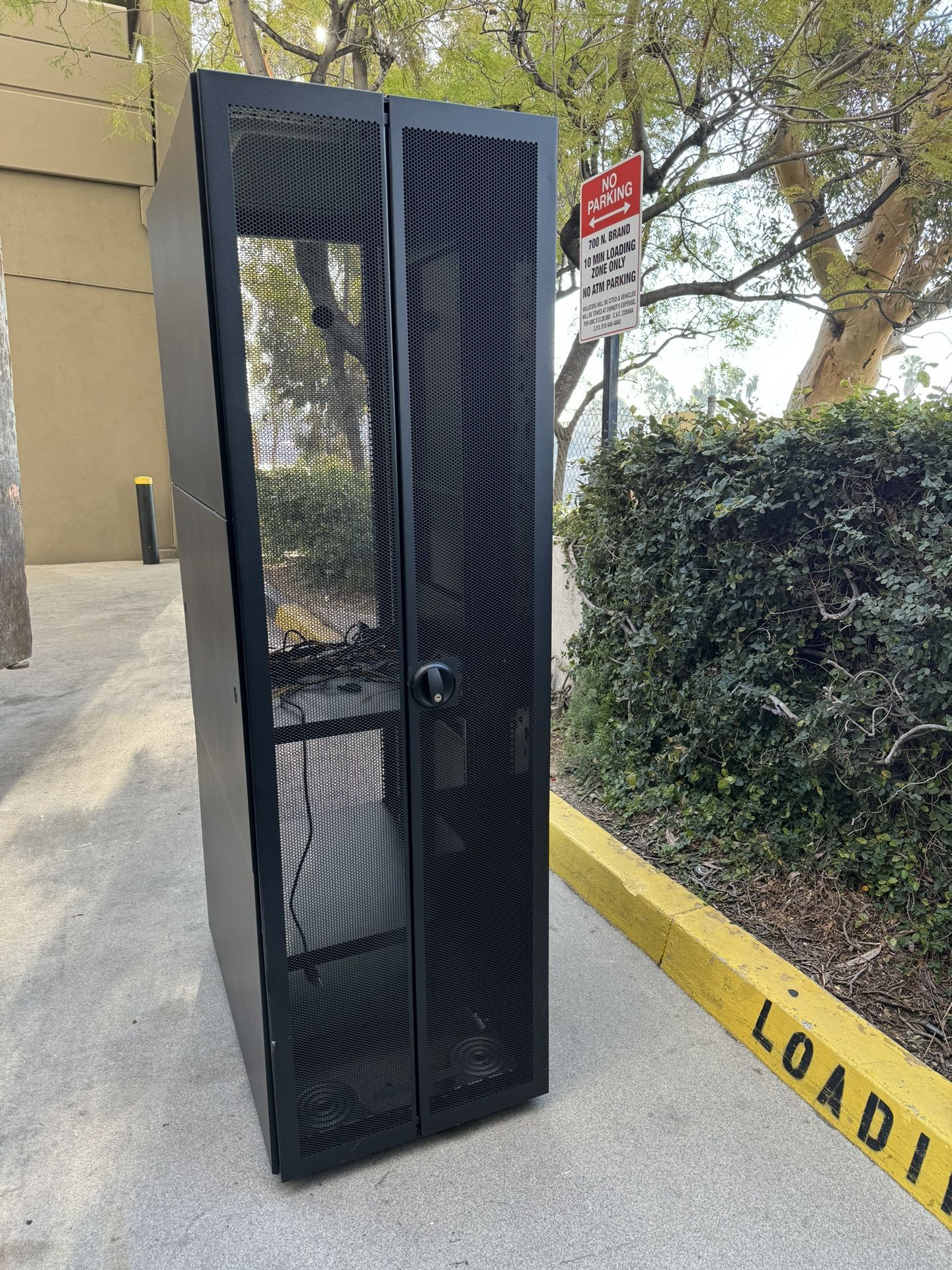 HP Server Rack 11(contact info removed)mm for Sale in Los Angeles, CA ...