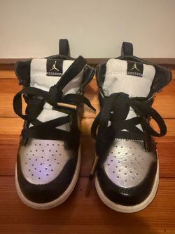 🔥 Jordan Sneakers – Size 9C  Black/Metallic/White – Great Everyday Style!