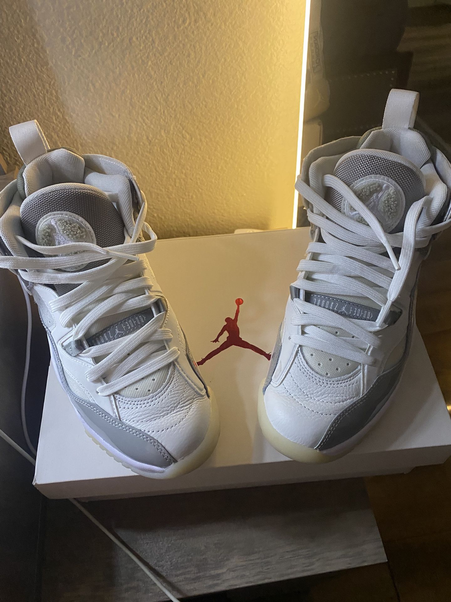 Air Jordan Jump man Two Trey