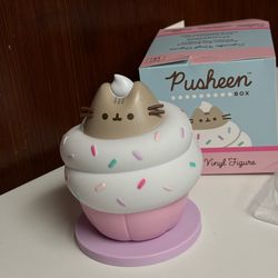 Pusheen The Cat Cupcake with sprinkles Vinyl Figure