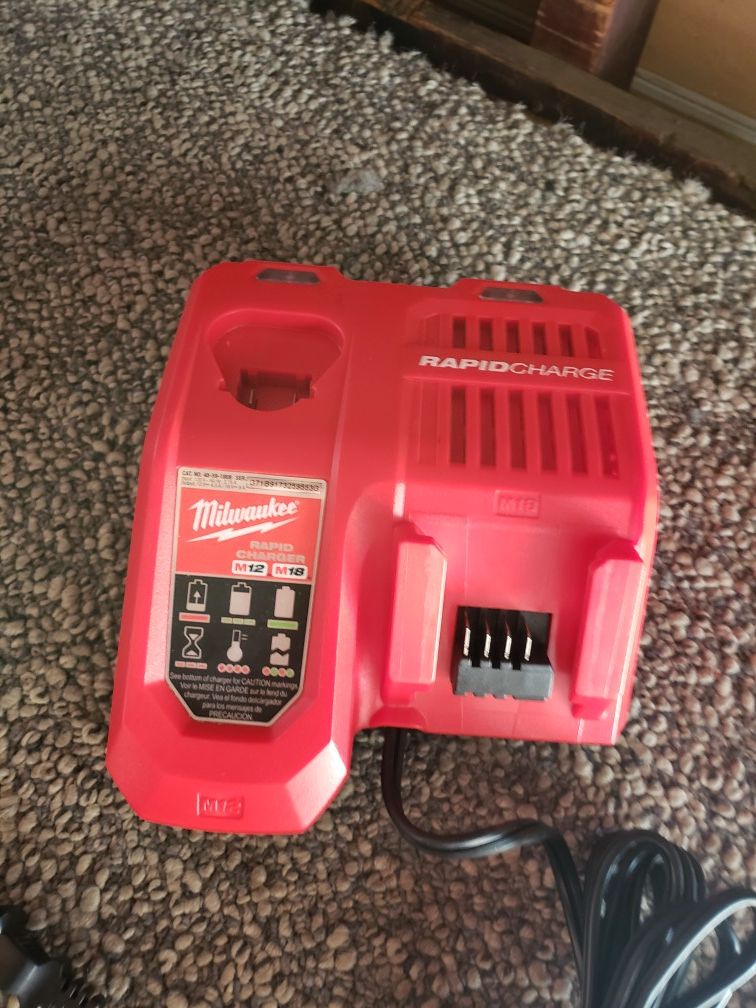 Milwaukee M18 & M12 rapid charger