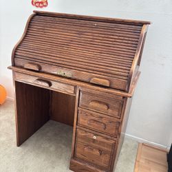 Winners only Dresser