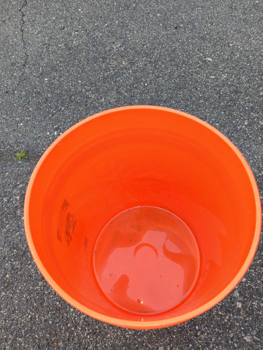 Great Big 5 Gal Home Depot Bucket for Sale in Montclair, CA - OfferUp