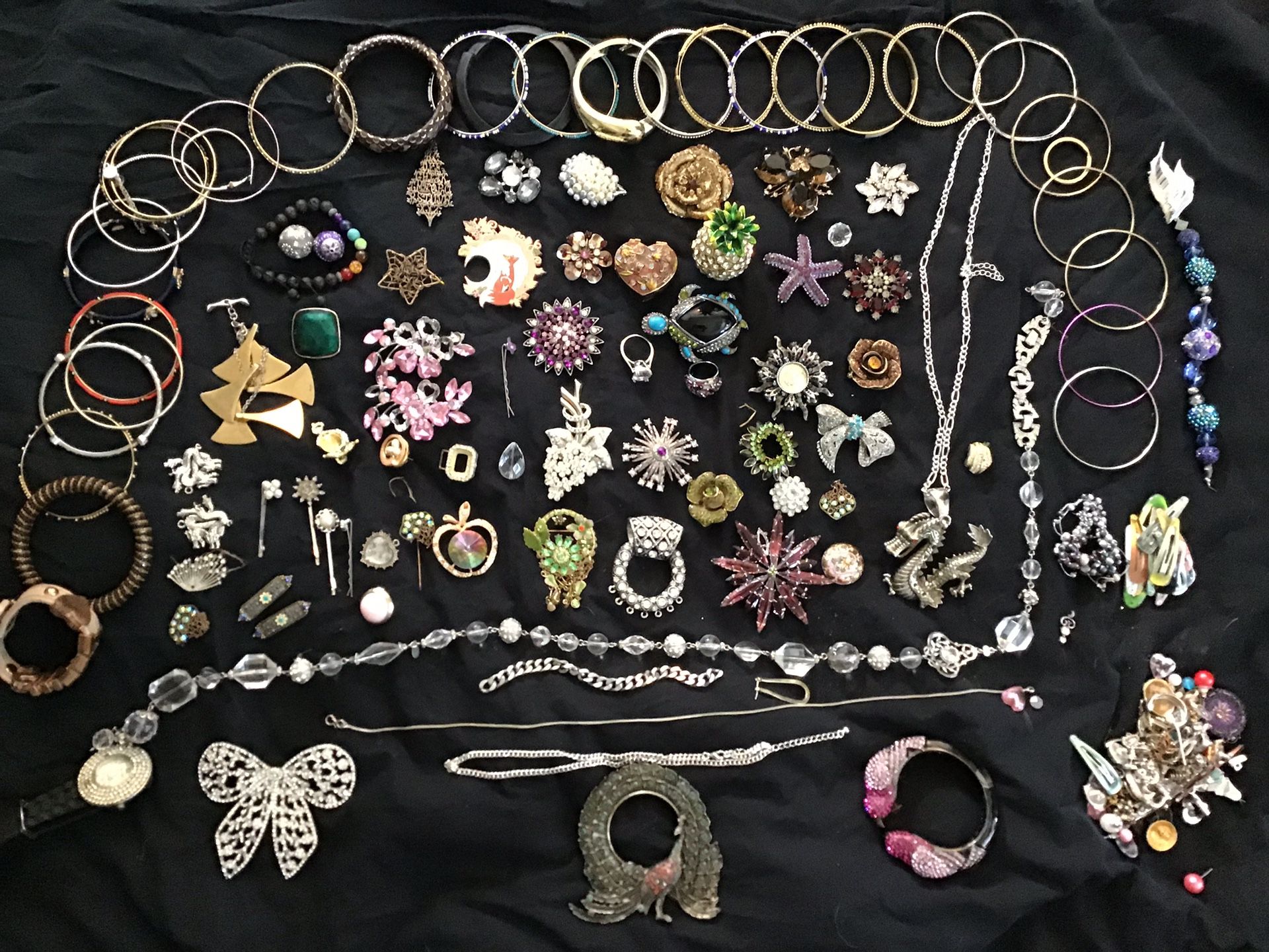 LARGE VINTAGE JEWELRY LOT