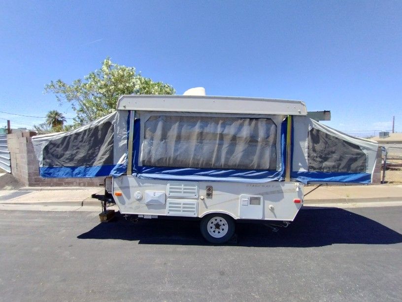 2007 Starcast Pop up tent camping trailer