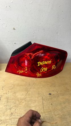 2007 to 2013 Infiniti g37 passenger side taillight