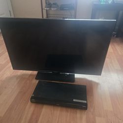 Flat Screen TV (NotSmart) With Blueray Player