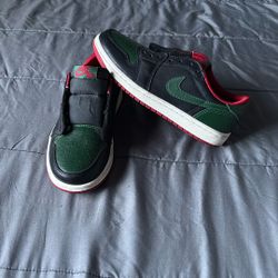 Nike air dunks wore them once still clean no box size 7 color, dark, green, black, red and white Just Need Shoes Strings