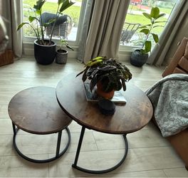 Nesting coffee table