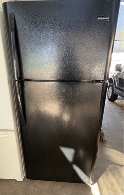Frigidaire Black Top-Freezer Refrigerator