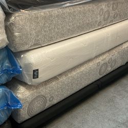 King /Cal King Memory Foam Mattresses On sale 🎄$499