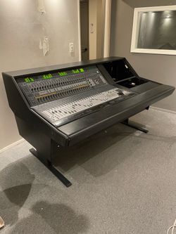 Digidesign Control|24 with Studio Console Desk