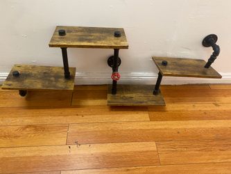 Pipe shelving plumbing style