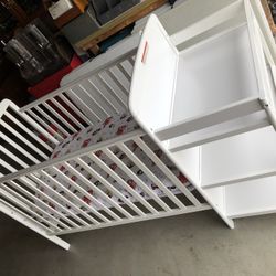 Baby Crib With Matress And Changing Table 