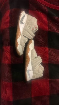 Kyrie 2 Summer Pack ( SIZE 12)