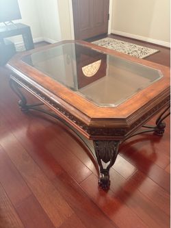 3 piece set of 2 nightstands and a living room table