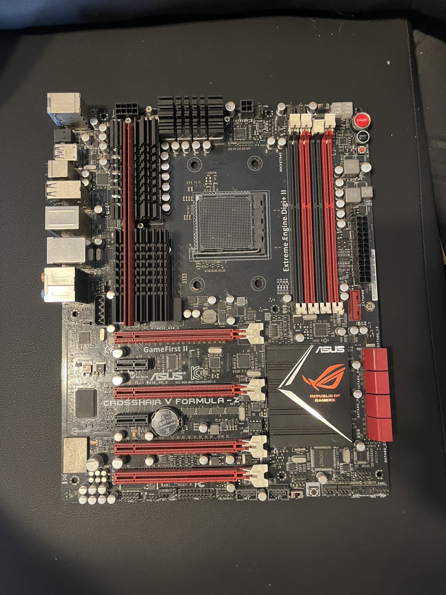 ASUS Crosshair V Formula-Z Motherboard AMD 990FX DDR3