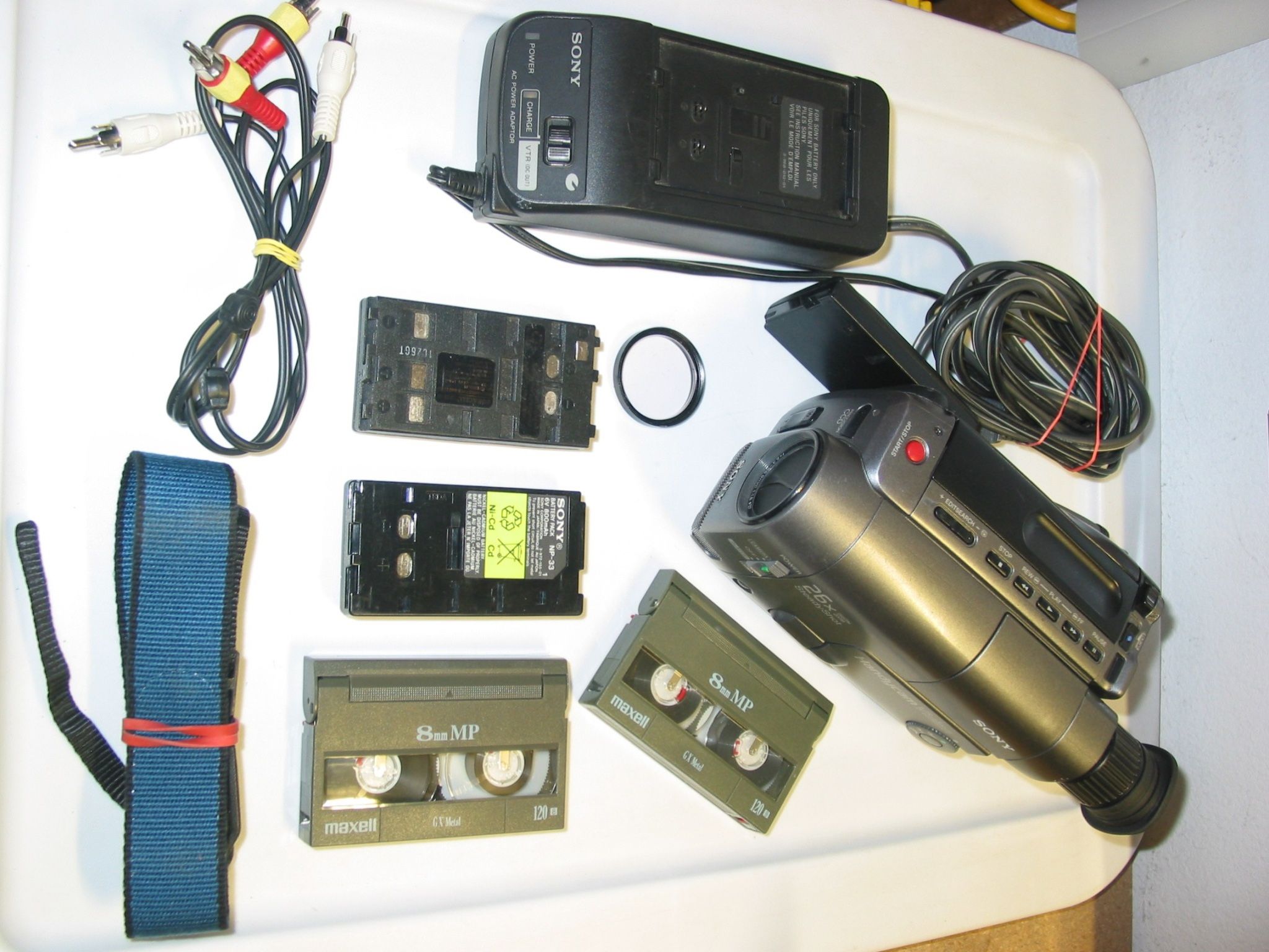 Vintage Sony Handycam CCD-TRV22 Video8 Video camcorder 8mm Tape Playback Camera