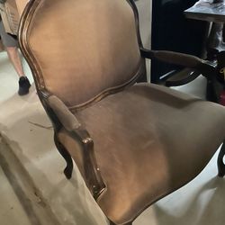 Oversized Chair Make Offer