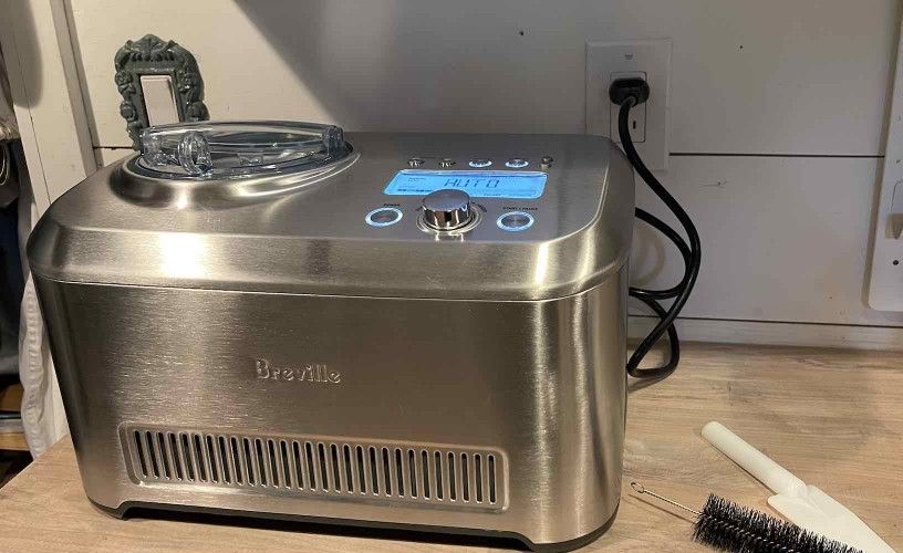 BREVILLE SMART SCOOP ICE CREAM MAKER