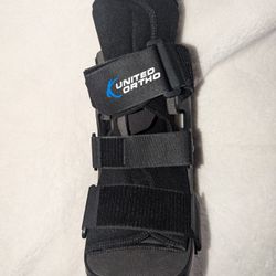 United Ortho Short Air Cam Walker Fracture Boot - NEW - Size X-Small