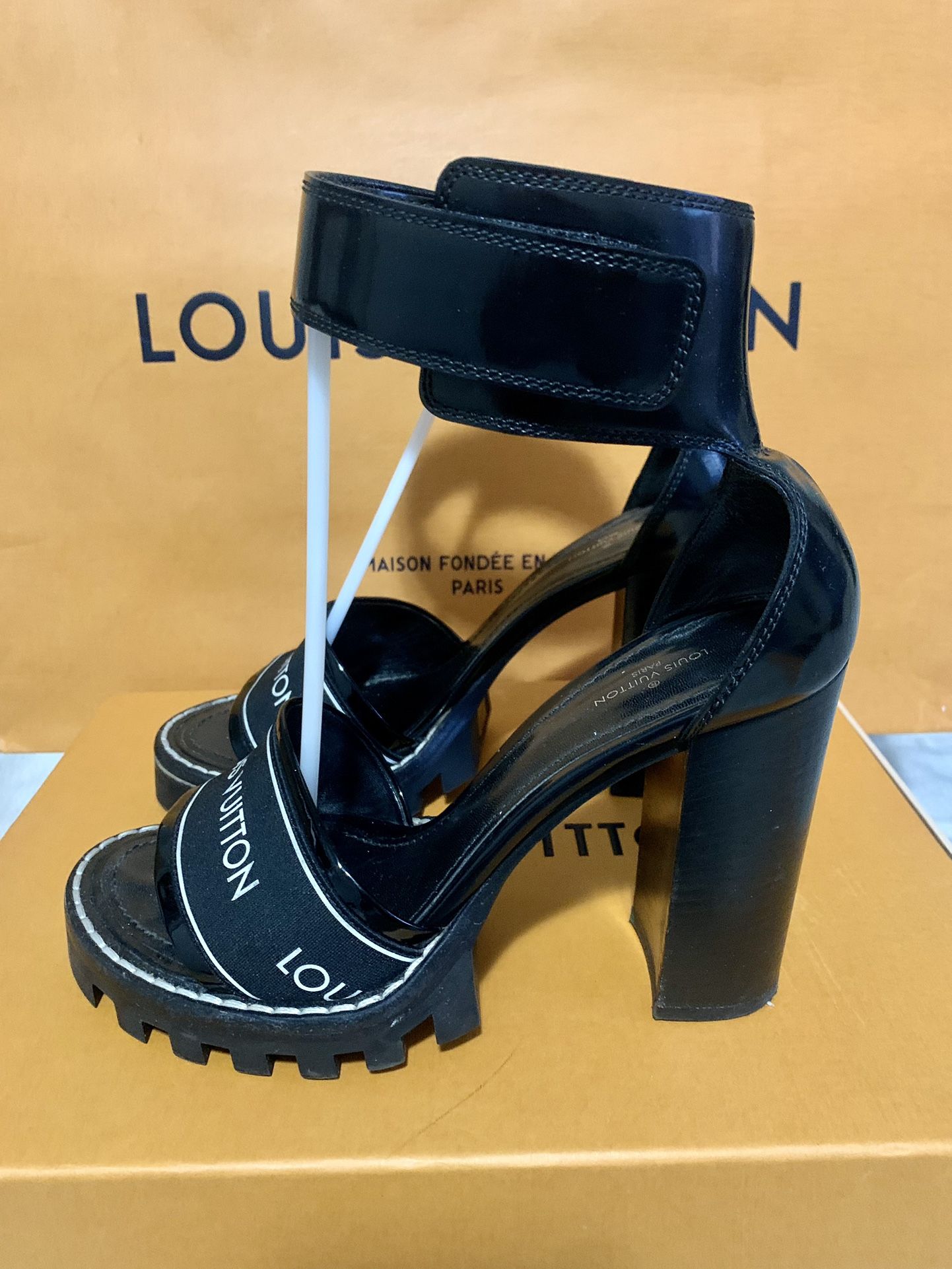 Shoes, Louis Vuitton Heel Star Trail Sandals Blackwhite