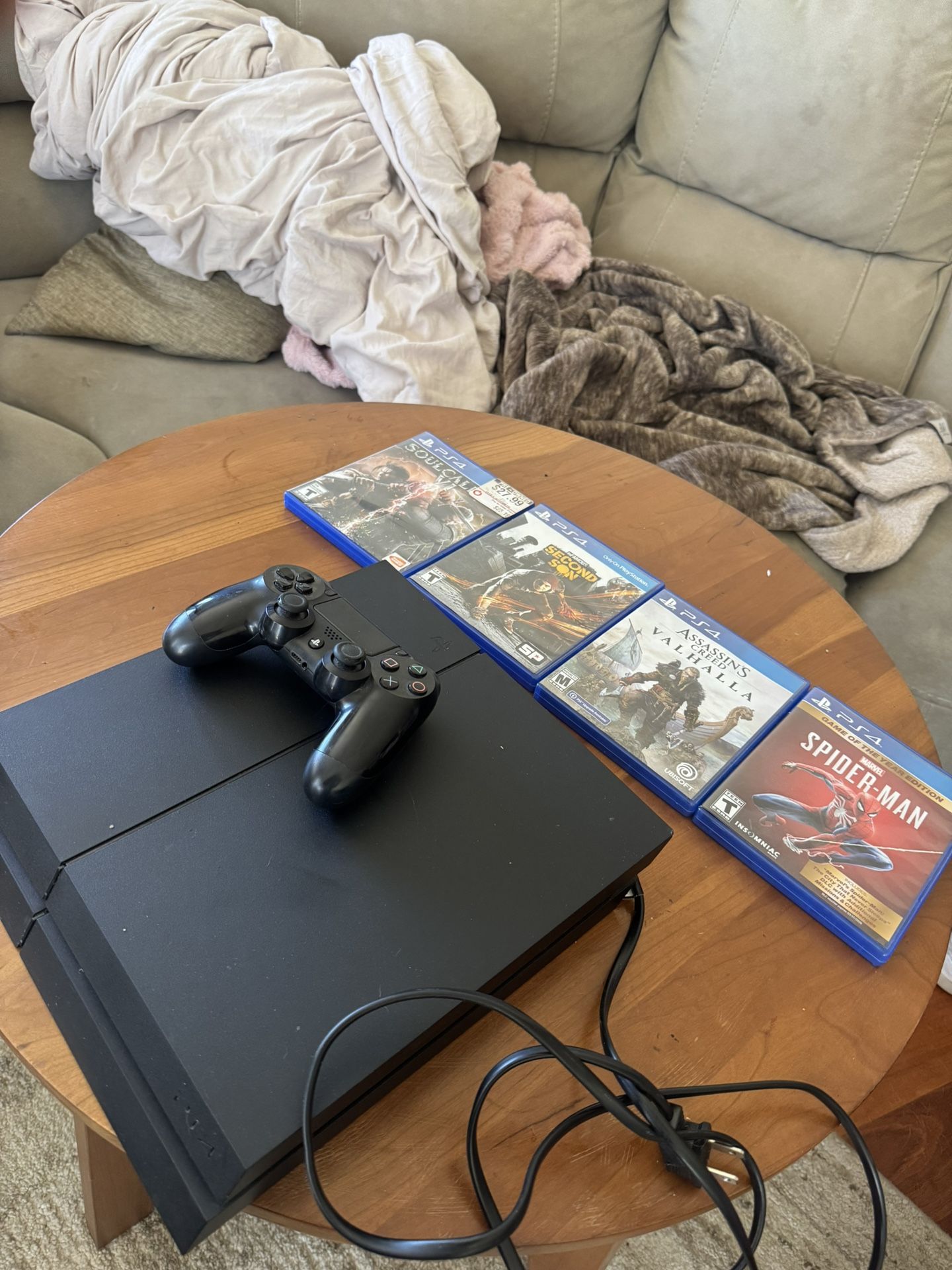 Black PS4 , Controller & Games